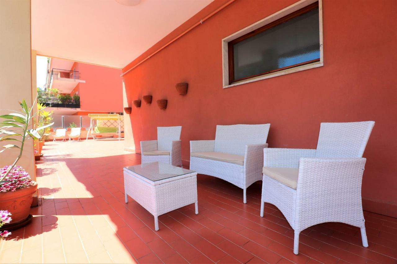 La Terrazza Parco Lauro Apartment Sorrento Bagian luar foto
