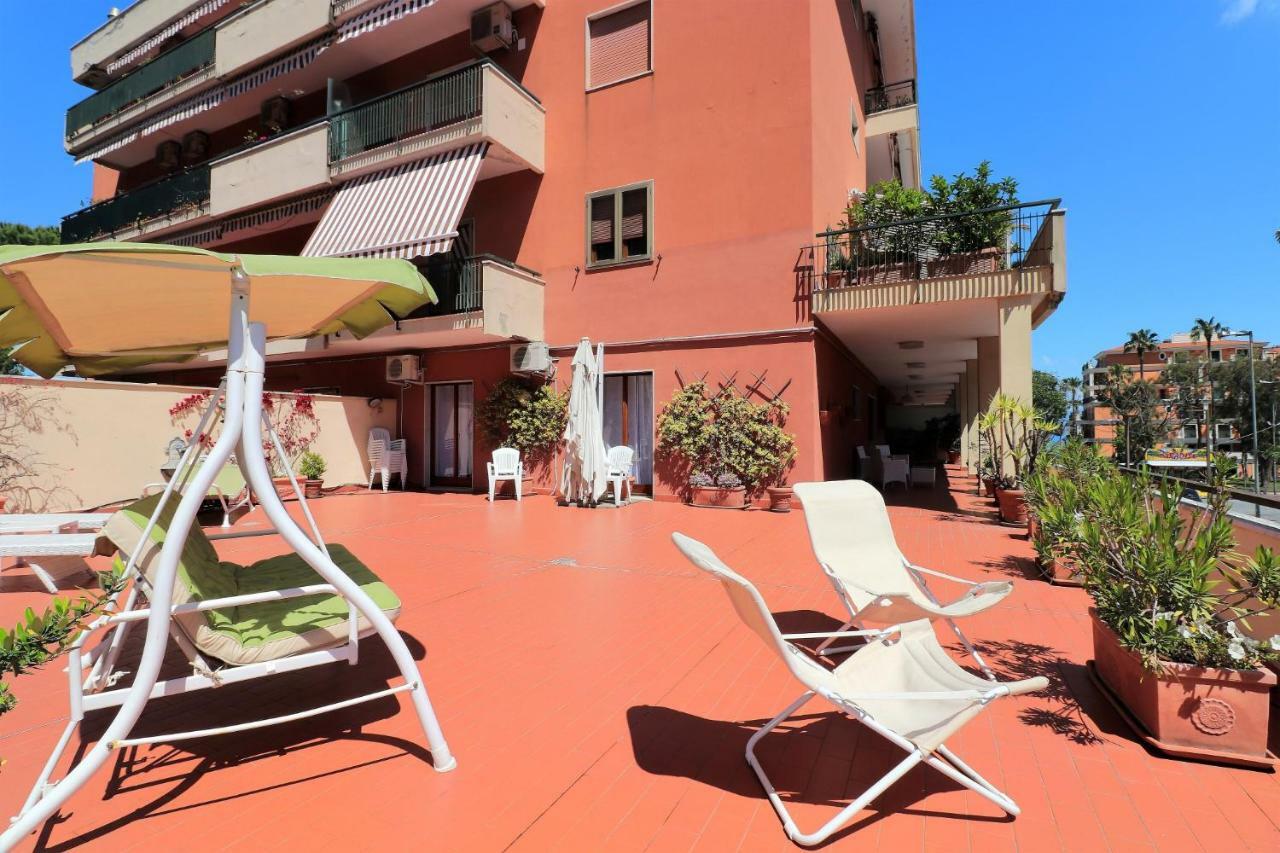 La Terrazza Parco Lauro Apartment Sorrento Bagian luar foto